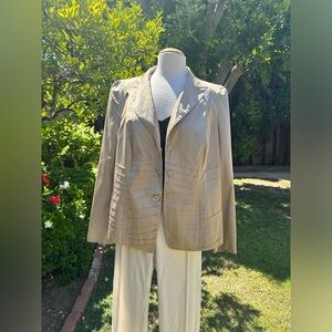 Perfect condition. Soft fabric